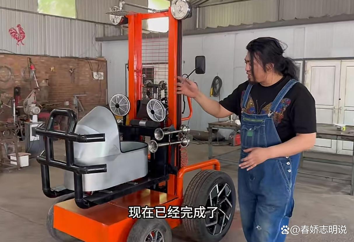 手工耿的创意再升级：叉车化身为婴儿车，虽然不坐，但乐趣满满